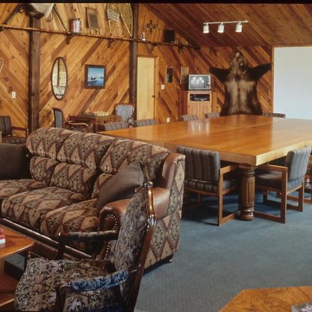 Inconnu Lodge Mcevoy Lake Esterno foto