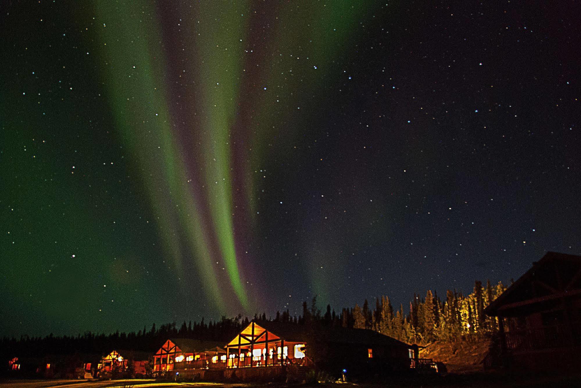 Inconnu Lodge Mcevoy Lake Esterno foto