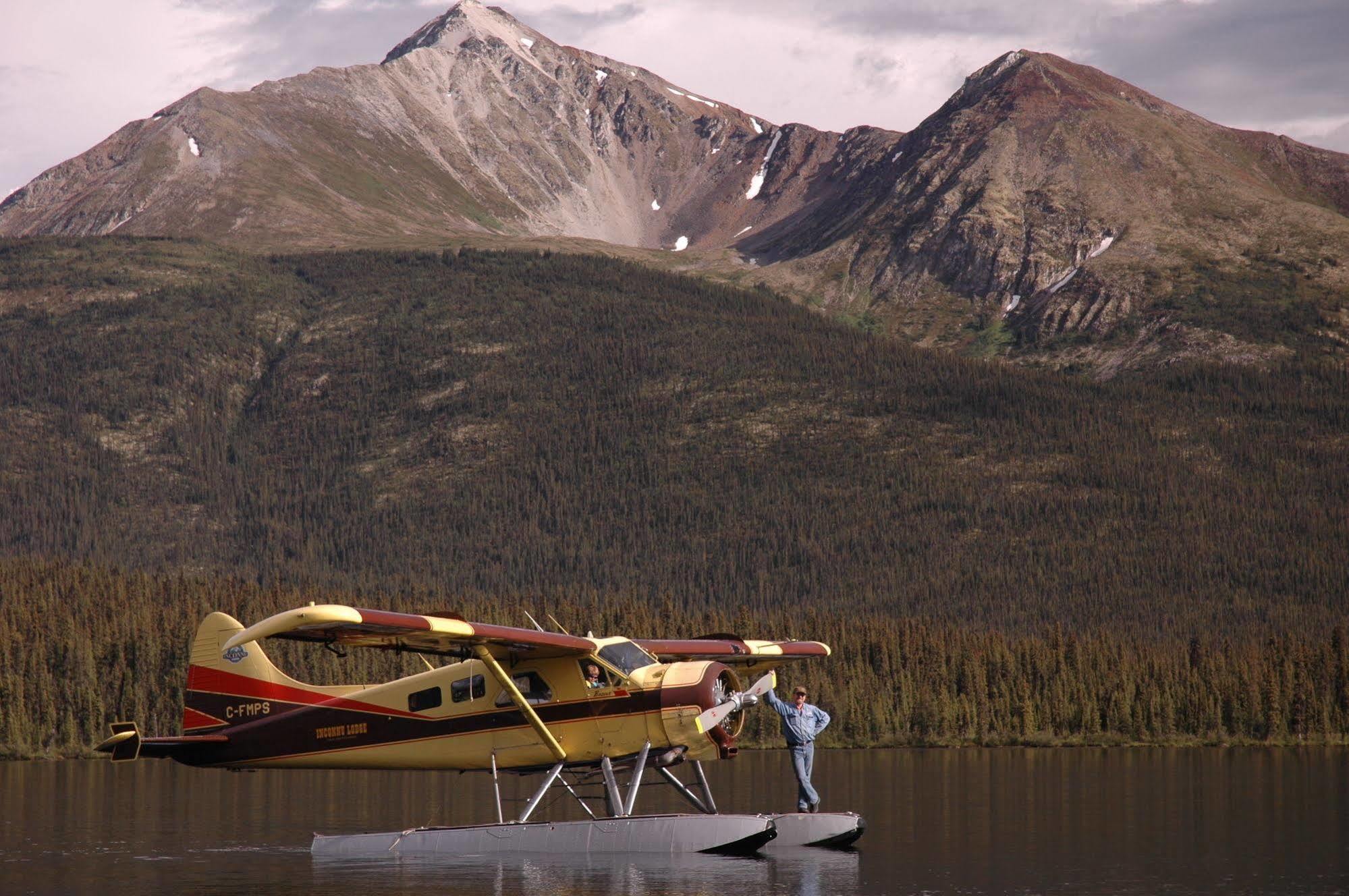 Inconnu Lodge Mcevoy Lake Esterno foto