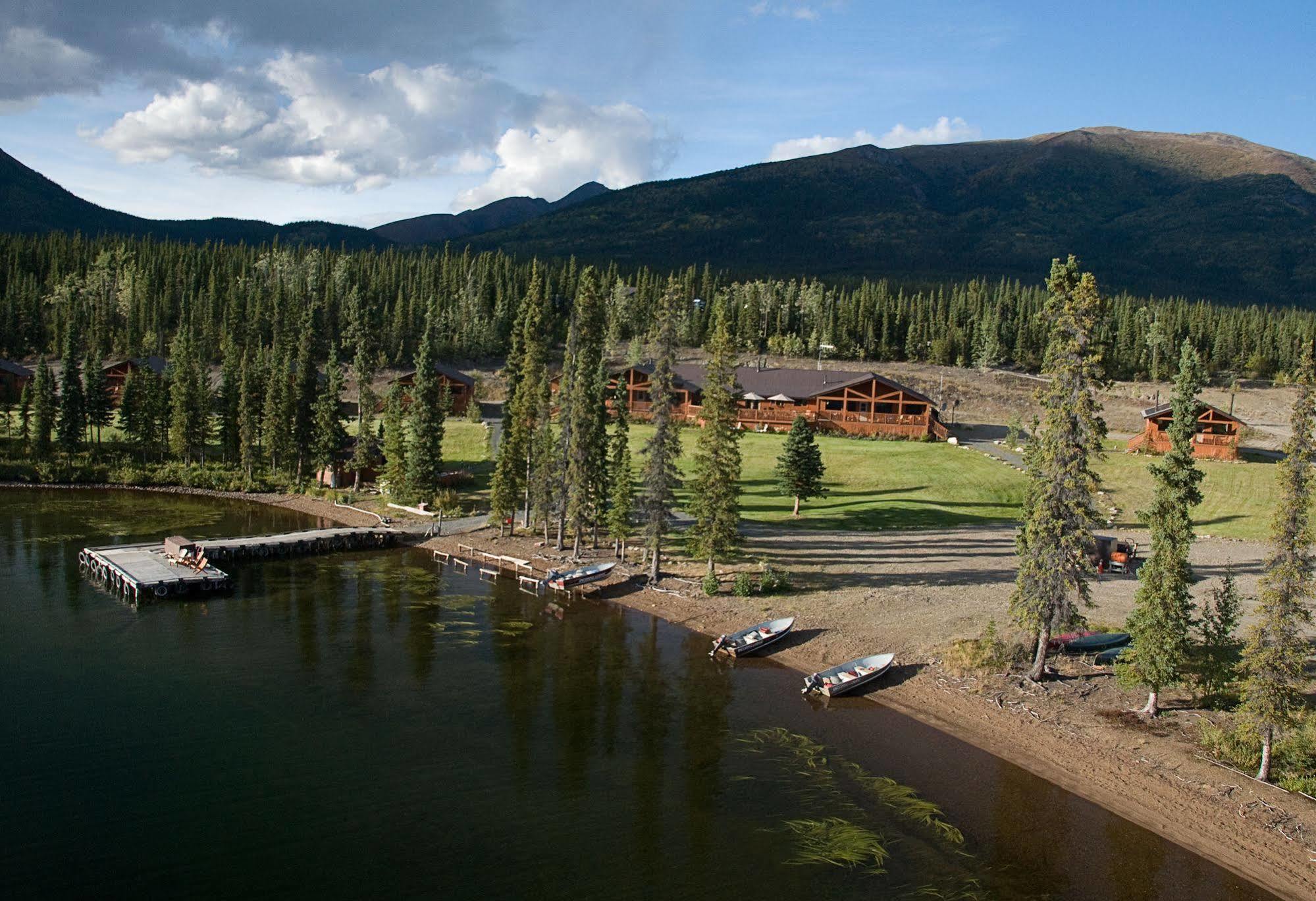 Inconnu Lodge Mcevoy Lake Esterno foto