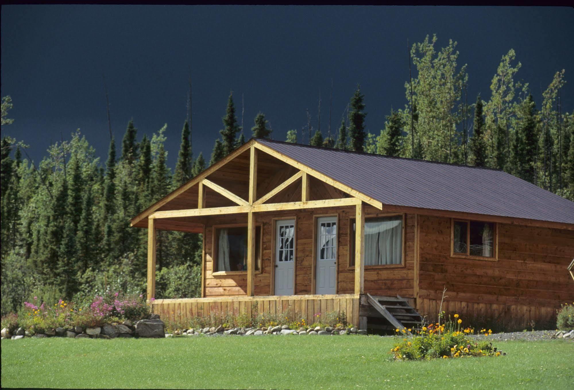 Inconnu Lodge Mcevoy Lake Esterno foto