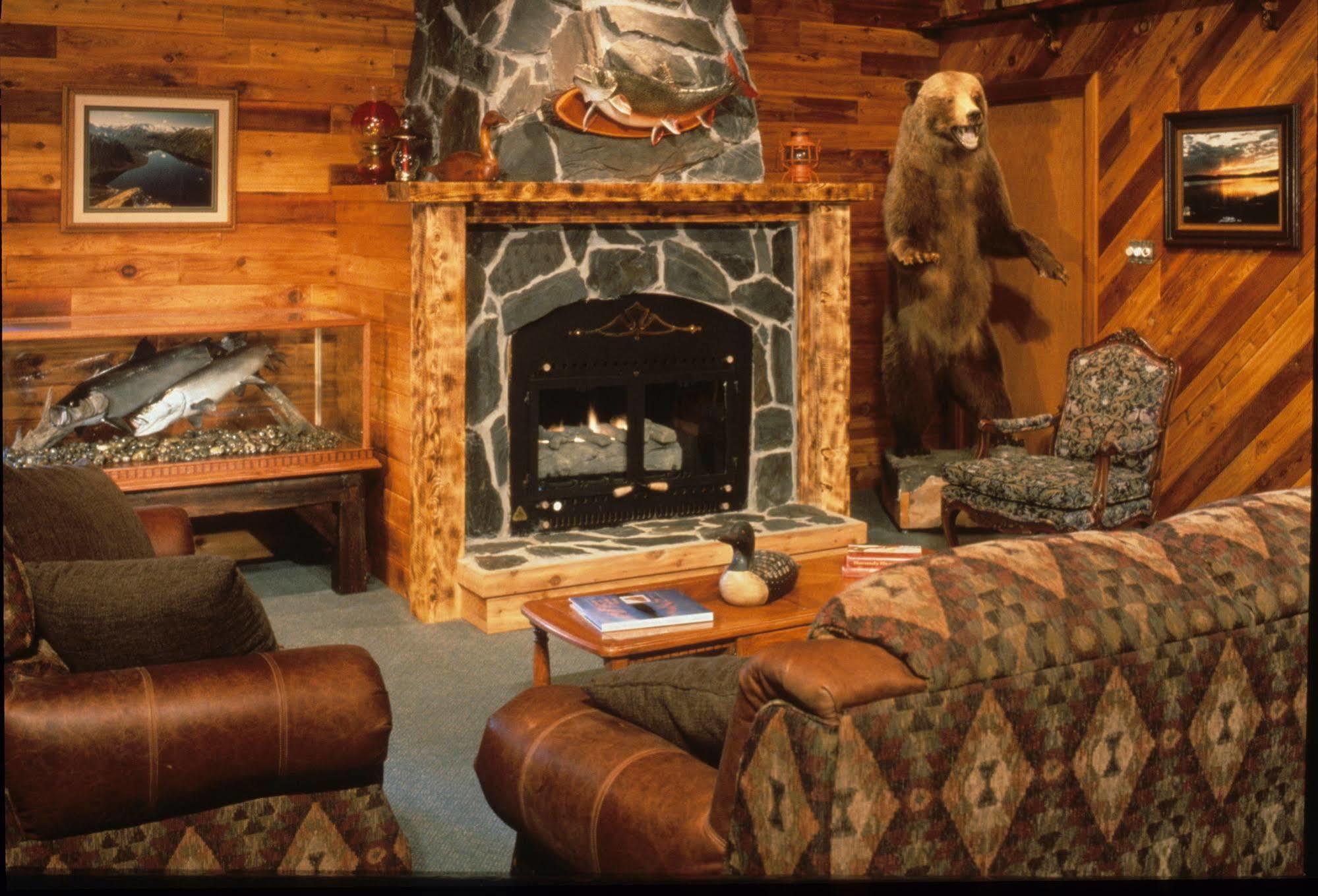 Inconnu Lodge Mcevoy Lake Esterno foto